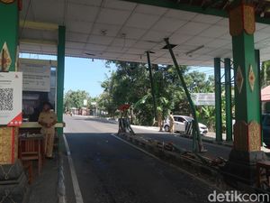 Ditabrak Mobil, Begini Kondisi Loket TPR Parangtritis Bantul Ditabrak Mobil, Begini Kondisi Loket TPR Parangtritis Bantul
