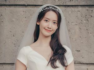 Penampilan Yoona Jadi Istri Lee Jong Suk, Bintangi Drakor Big Mouth Penampilan Yoona Jadi Istri Lee Jong Suk, Bintangi Drakor Big Mouth
