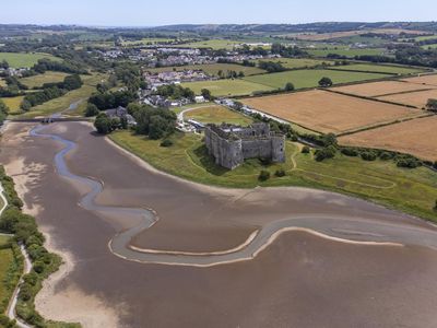 Tembus 30 Derajat Celcius, Sungai di Wales Mengering