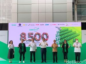 Luhut Minta Kantor Pusat Grab Pindah ke RI: Jangan di Singapura!