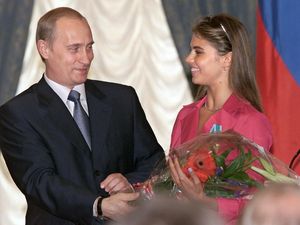 Pacar Rahasia Putin Diisukan Dipaksa Aborsi, Kehamilannya Tidak Diinginkan Pacar Rahasia Putin Diisukan Dipaksa Aborsi, Kehamilannya Tidak Diinginkan