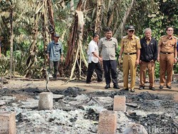 Pemkab Ciamis Bantu Bangun Rumah Kampung Adat Kuta yang Terbakar