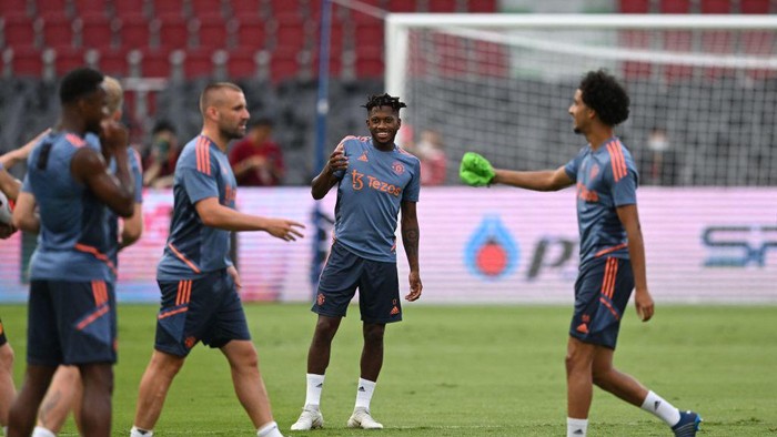 Manchester Uniteds Brazilian midfielder Fred (C) reacts during a training session at Rajamangala National Stadium in Bangkok on July 11, 2022, a day before an exhibition football match in the Thai capital against English Premier League rival Liverpool FC. (Photo by MANAN VATSYAYANA / AFP) (Photo by MANAN VATSYAYANA/AFP via Getty Images)