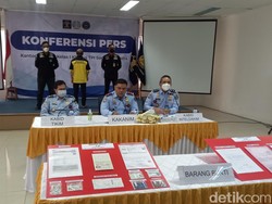 Pakai Paspor Meksiko Palsu, WNA Berbahasa Mandarin Ditangkap di Soetta