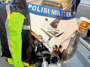Polda Metro Ungkap Penyebab Moge Polisi-Paspampres Tabrakan di Tol Dalkot Polda Metro Ungkap Penyebab Moge Polisi-Paspampres Tabrakan di Tol Dalkot