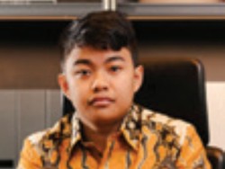 Mau IPO, Perusahaan Haji Isam Punya Komut Berumur 21 Tahun Lulusan SMA