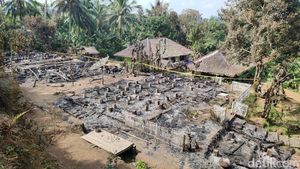 Melihat Sisa Kebakaran Hebat di Kampung Adat Kuta Ciamis
