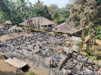 Melihat Sisa Kebakaran Hebat di Kampung Adat Kuta Ciamis