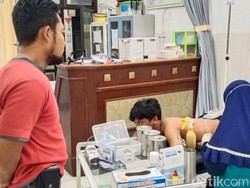 Pria Ngamuk Masuk Warung di Pasuruan, Bacok Pemilik Hingga Luka Parah