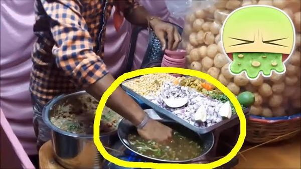 Hii! 10 Penjual Jajanan Kali Lima di India Ini Aduk Makanan Pakai Tangan