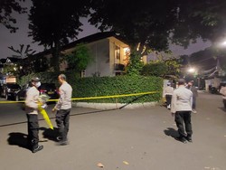 Polres Jaksel Olah TKP Kasus Polisi Tembak Polisi di Rumah Irjen Ferdy