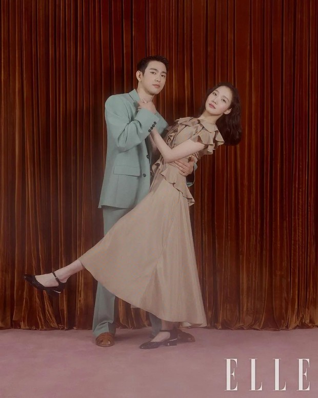 Potret Kim Go Eun dan Park Jin Young dalam pemotretan bersama majalah ELLE Korea