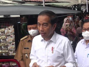 Sinyal Jokowi Tambah Duit Bansos