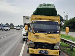 Pikap dan 2 Truk Kecelakaan Beruntun di Tol Jagorawi Arah Bogor