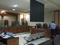 Terpapar COVID-19, Sidang Mantan Bupati Tabanan Digelar Daring