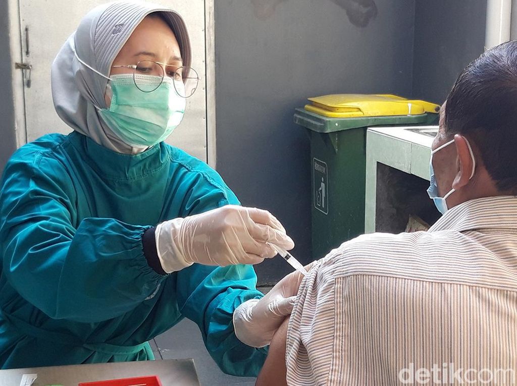 Laporan Satgas: Laju Vaksinasi Covid-19 di Indonesia Merosot