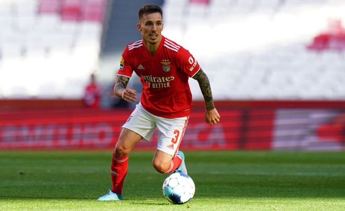 LISBON, PORTUGAL - MAY 7:  Alex Grimaldo of SL Benfica in action during the Liga Bwin match between SL Benfica and FC Porto at Estadio da Luz on May 7, 2022 in Lisbon, Portugal.  (Photo by Gualter Fatia/Getty Images)