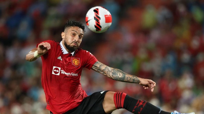 Alex Telles BANGKOK, THAILAND - JULY 12: Alex Telles of Manchester United during the preseason friendly match between Liverpool and Manchester United at Rajamangala Stadium on July 12, 2022 in Bangkok, Thailand. (Photo by Matthew Ashton - AMA/Getty Images)