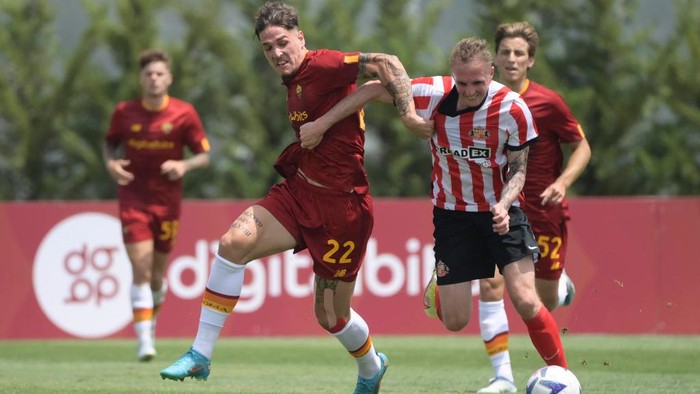 ALBUFEIRA, PORTUGAL - JULY 13: AS Roma player Nicolò Zaniolo in action during the Pre-season Friendly match between Sunderland AFC and AS Roma at Albufeira Muncipal Stadium on July 13, 2022 in Albufeira, Portugal. (Photo by Luciano Rossi/AS Roma via Getty Images)