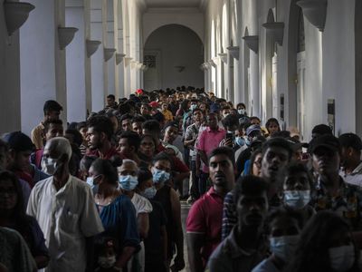 Foto Terbaru, Rumah Presiden Sri Lanka Dipenuhi Massa Sampai ke Jalan