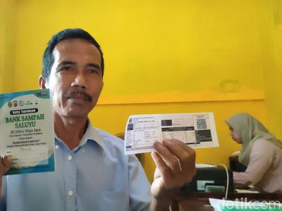 Bayar Pajak Motor Pakai Sampah di Ciamis