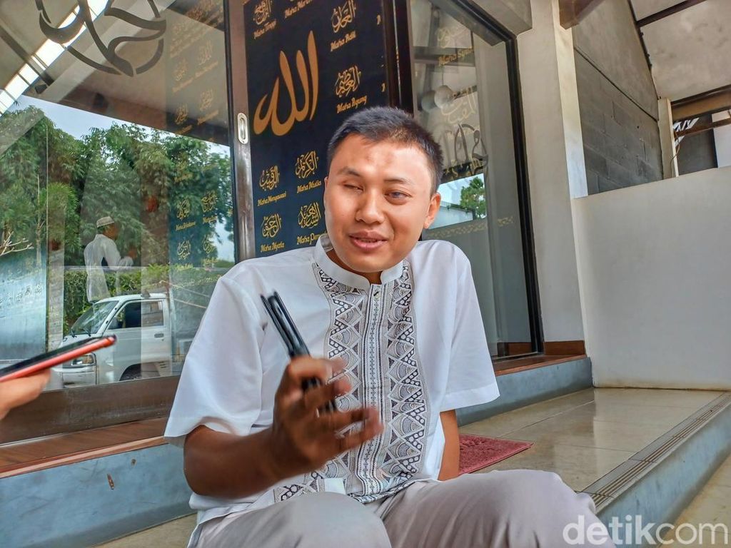 Cairan Kimia dan Bantingan yang Membuat Edi Jadi Tunanetra Cairan Kimia dan Bantingan yang Membuat Edi Jadi Tunanetra