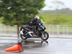 Honda ADV 160: Mesin dan Sasis Baru Bikin Riding Makin Seru! Honda ADV 160: Mesin dan Sasis Baru Bikin Riding Makin Seru!