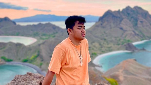 Jhony Saputra, Anak Haji Isam