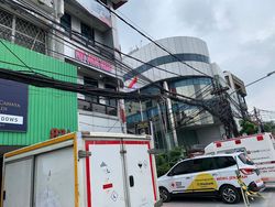 Kabel Semrawut di Jl Pecenongan Diikat, Warga Merasa Lebih Nyaman