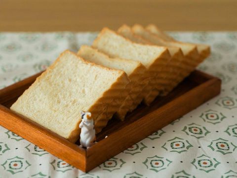 Makanan sumber karbohidrat yang perlu dihindari karena tinggi gula. Salah satunya roti putih/Foto: pexels.com/Cats Coming