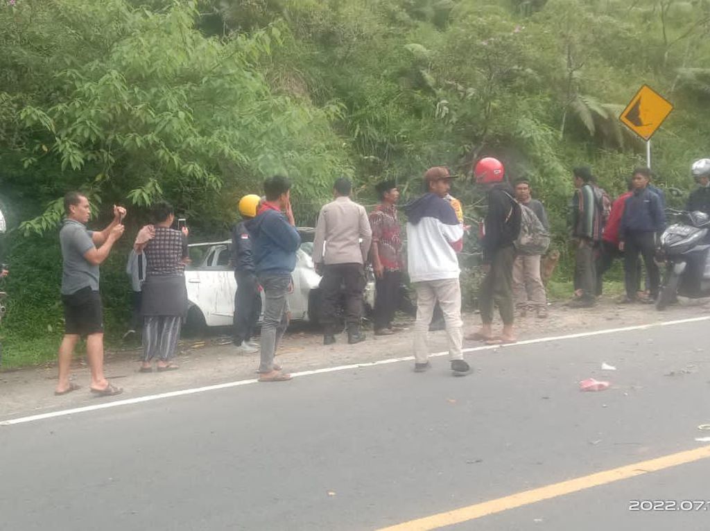 Detik-detik Mobil Terjun ke Jurang di Lombok Timur Tewaskan 3 Orang