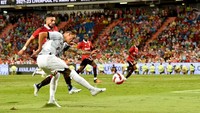 Darwin Nunez dimainkan pada saat Liverpool sudah ketinggalan 0-3 dari MU. Penyerang asal Uruguay itu pun berusaha keras menebar ancaman ke gawang lawan. Foto: Liverpool FC via Getty Images/Andrew Powell
