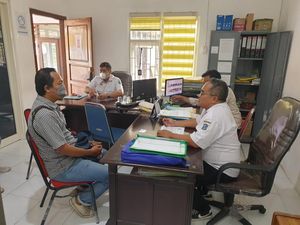 Cerita Petugas Kirim Pesan Jangan Membebani Kelurahan yang Berakhir Damai