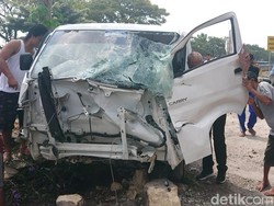 Pengemudi Pikap di Lamongan Selamat Saat Mobilnya Ditabrak KA Argo Bromo