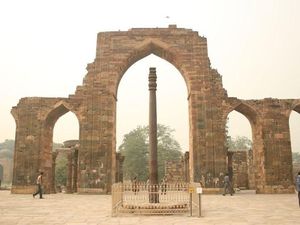 Masyaallah! Masjid Ini Punya Pilar Besi 1.600 Tahun tapi Tak Berkarat