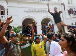 Pendemo Sri Lanka Mulai Tinggalkan Gedung-gedung Pemerintah
