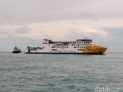 Angkut 393 Penumpang, KMP Batumandi Kandas di Lampung Selatan