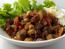 Menu Harian Ramadan 6: Soto Ayam dan Babat Gongso Semarang yang Maknyus