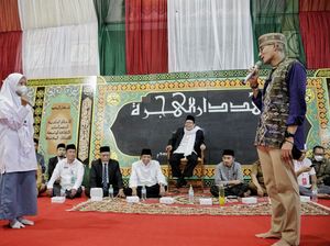 Sandiaga Uno Beri Pelatihan Konten Digital untuk Santri di Kalsel Sandiaga Uno Beri Pelatihan Konten Digital untuk Santri di Kalsel