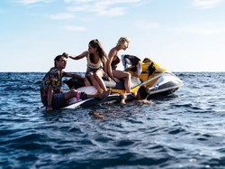 Sinopsis Film Shark Bait, Liburan di Pantai Berujung Teror