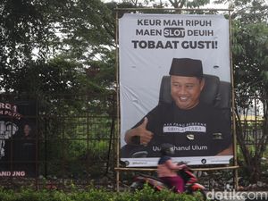 Wagub Uu Ruzhanul Soroti Spanduk Dirinya soal Judi Online Wagub Uu Ruzhanul Soroti Spanduk Dirinya soal Judi Online