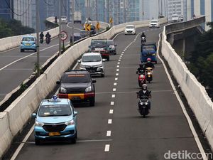 Dan Terjadi Lagi, Pemotor Terobos JLNT Kampung Melayu