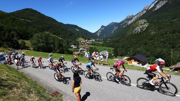 Dipenuhi Tanjakan Panjang Nan Pedas, Magnus Cort Raih Podium Etape 10
