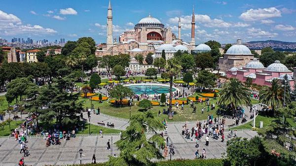 Potret 15 Destinasi Populer Paling Terjangkau Dunia