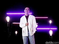 Vidi Aldiano Cerita Momen Haru di Pernikahan Mikha Tambayong-Deva Mahenra
