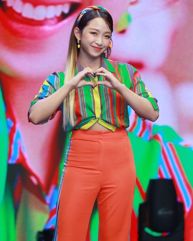 Dita Karang https://www.instagram.com/dita.karang/