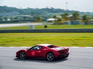 Gokil! Beli Mobil Ferrari Sekarang Bisa Pakai Kripto