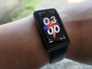 Review Huawei Band 7: Tetap Kaya Fitur Meski Bodi Lebih Tipis & Ringan Review Huawei Band 7: Tetap Kaya Fitur Meski Bodi Lebih Tipis & Ringan