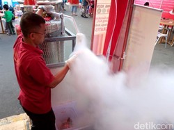 Seperti Apa Rasanya Terbakar Nitrogen Cair? Begini Cerita Penjual Ice Smoke