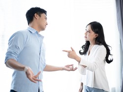 Apa Arti Red Flag dalam Hubungan? Ini Ciri dan Cara Menghadapinya